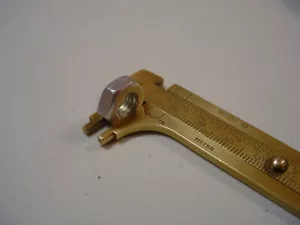 *FABRICANTE DE EQUIPOS ORIGINALES HONDA ESPECIAL TUERCA PERNO CT90'S C70M C70K1 94031-08000 (256G) - Imagen 1 de 2