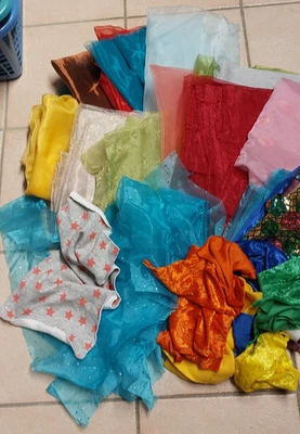Konvolut Stoffreste Tüll u.a. zum Nähen von Kostümen uvm - Bild 1 von 4