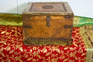 Antike Schatulle aus indischem Holz. kkg66metalbox2 - Bild 1 von 11