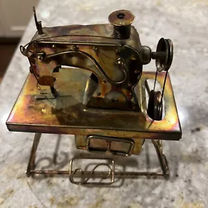 Vintage BERKELEY DESIGNS Kupfer Metall MUSIKBOX Nähmaschine mit Gewinde - funktioniert - Bild 1 von 14