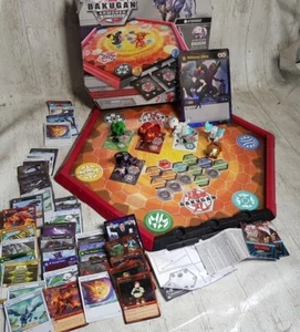 Paquete de figuras de cartas de juego Bakugan Battle Planet Battle Arena - Imagen 1 de 24