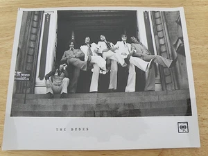 FOTO PUBLICITARIA MUSICAL DE COLECCIÓN THE DUDES BANDA CANADIENSE - Imagen 1 de 1