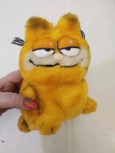 Vintage Dankin Garfield Stofftier Katze sitzend 6,5 Zoll Plüschtier Stofftier 1981 - Bild 1 von 2