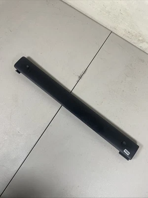 2002 - 2004 年日产 Frontier Xterra 乘客仪表板装饰黑色 68412-7Z800 原始设备制造商 — 第 1/4 张图片