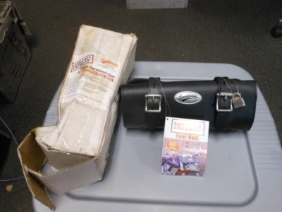 Nuevo Travelcade Saddlemen Express Desperado Montaje Rápido Frontal Herramienta Rollo Bolsa Foto 1 de 4