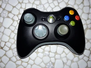 Microsoft Xbox 360 Wireless Controller Video Gamepad Black needs battery - Picture 1 of 1