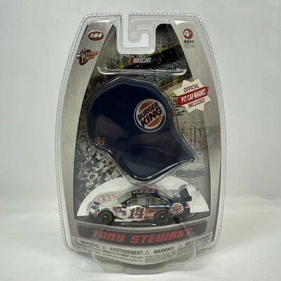 Winner's Circle литая модель 1:64 — с магнитом на шлем — No14 Тони Стюарт (2010) - Изображение 1 из 2