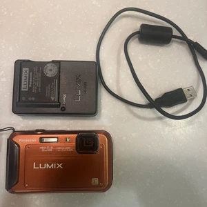 Cámara digital Panasonic Lumix DMC-TS20 paquete de 16,1 MP - Imagen 1 de 4