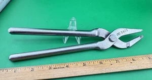 OTC 7077 Axle Stud Cone Pliers Rear Axle Removal Tool Medium & Heavy-Duty Trucks - Picture 1 of 6