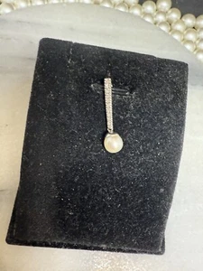 10k white gold Diamond & Pearl pendant  - Picture 1 of 7