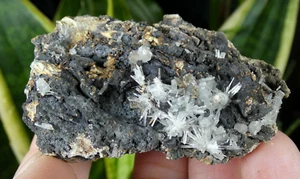 Boules de Calcite & Aragonite Aciculaire 10.5x8cm Gergovie Puy-de-Dôme France - Picture 1 of 6