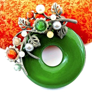 Glorious BOHEMIAN Natural JADE Round Stone Flowers Decorated PEARLS Boho Brooch - Picture 1 of 10