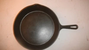 Vintage Cast Iron #8 No Name Skillet W/Heat Ring - Picture 1 of 6