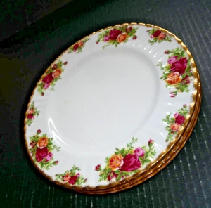 Royal Albert Old Country Roses Bone China Gold Trim 4 Dinner Plates England - Picture 1 of 4