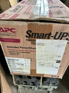 APC Smart-UPS SMT750I 750 VA LCD 230V Tower UPS Brand NEW - Afbeelding 1 van 4