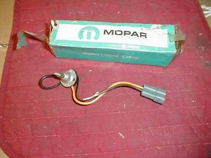NOS MOPAR 1967 PLYMOUTH FURY VIP READING LAMP SWITCH - Foto 1 di 1