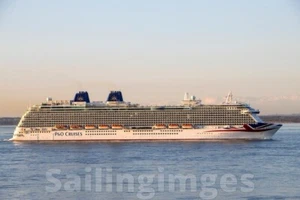 5” X 7” Print - Britannia - P&O Liner - Picture 1 of 1