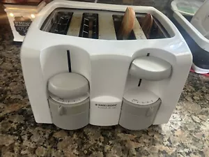Black & Decker Toast-it-all 4 Slice Toaster Cool Touch Safety Heat Control VIDEO - Picture 1 of 9