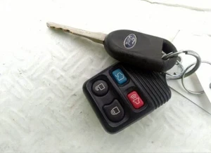 Llavero remoto de entrada sin llave Ford Thunderbird 4 botones + llave virgen en blanco sin cortar - Imagen 1 de 15