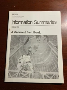 Libro de datos de astronautas de información de la NASA de noviembre de 1989 PMS-0118 - Imagen 1 de 2