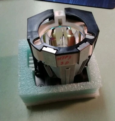 Nuevo en caja Lámpara Proyector InFocus Systems SP-LAMP-LP4Z para LP425Z/435Z Foto 1 de 4