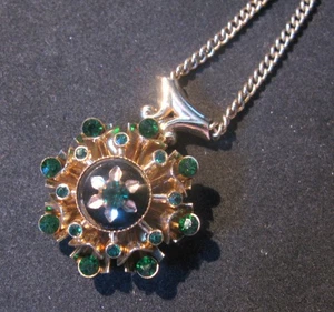 Vintage Anhänger & Kette goldfarben & grün Strass - Bild 1 von 3