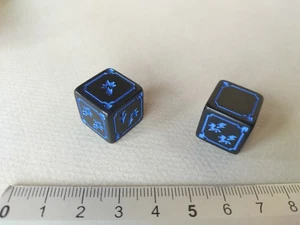 2 x BLUE DICES/ANCIENT BLOOD VAMPIRE HUNTERS /G792 - Imagen 1 de 1