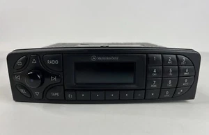 Mercedes Benz Head Unit Stock Stereo Model CM1011 12v UNTESTED - Foto 1 di 17