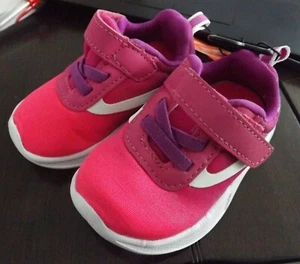 Sneakers Wonder Nation chiusura con gancio e anello per bambine taglia 4 12M - Foto 1 di 3