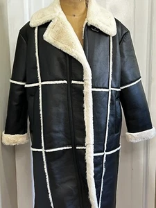 [NUEVO CON ETIQUETAS] Abrigo largo para mujer de gran tamaño de piel sintética adherida NA-KD talla 34 - Imagen 1 de 5