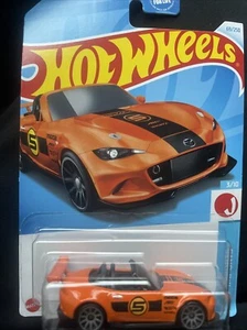 Hot Wheels Mainline - (69/250) '15 Mazda MX-5 Miata Arancione - Foto 1 di 2