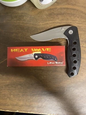 Frost knife Heat Wave 4.5" closed linerlock, 1/3 serrated Stainless Steel blade - Image 1 of 4