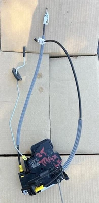 Actuador de cierre de cerradura de puerta delantera izquierda Chevrolet Trax 2024 2025 OEM Foto 1 de 4