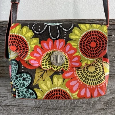 Bandolera Vera Bradley Festoneada Hipster Flor Ducha Cuero Cartera Foto 1 de 4