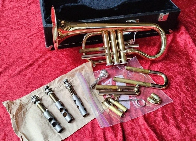 Blessing XL Shepherd's Crook Cornet in Brass Lacquer - Image 1 of 4