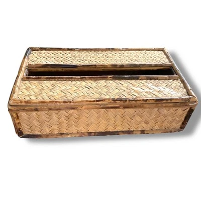 Caja de pañuelos de bambú y ratán de colección cubierta neutra Foto 1 de 4