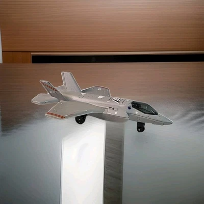 Спичечный коробок Lockheed Martin F-35B Lightning II модель подлинные наклейки и детали цвет - Изображение 1 из 4