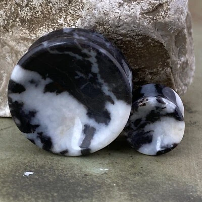 Tapones cóncavos de piedra de jaspe cebra (STN-756) medidores ELIGE EL TAMAÑO Foto 1 de 4