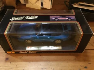 Maisto Special Edition Porsche 911 Carrera cabriolet 1:18 Scale 1994 box worn - Picture 1 of 3
