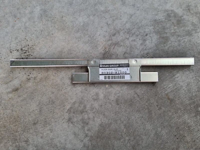 Nissan B110 Sunny front door window glass guide RHS NEW Datsun 1200 80302-H1000 - Image 1 of 2
