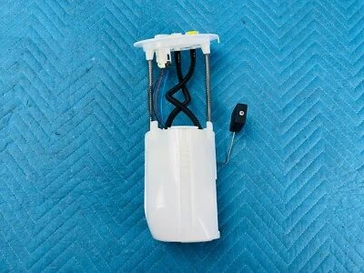 Bomba de combustible Lexus GX460 2010-2023 OEM Foto 1 de 4