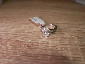 Anillo de compromiso de diamantes de laboratorio ovalado de 2,5 quilates - Oro blanco 14 k | Certificado IGI | EF VS1 - Imagen 1 de 3