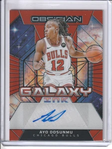 2023-24 Panini Obsidian Ayo Dosunmu Galaxy Ink Orange Auto /75 #GI-AYO Bulls - Bild 1 von 2