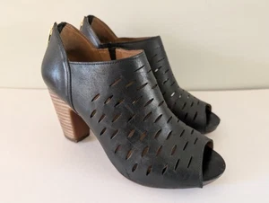 CLARKS ARTISAN PEEP TOE BLACK SOFT LEATHER HIGH HEELS Size 5 Okena Mules - Picture 1 of 13