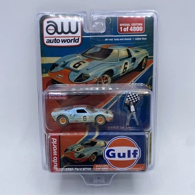 Ford GT40 1965 #6 (versión de carreras) "Gulf" con figura 1/64 de Auto World CP8053 Foto 1 de 2