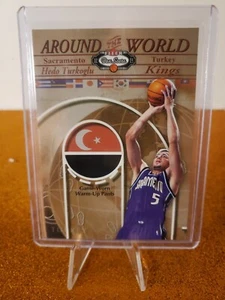 2002-03 Fleer Box Score Around the World Memorabilia Kings Card #ATWM8 Turkoglu - Picture 1 of 2