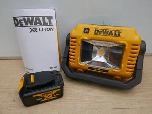 DeWalt DCL077 12V/18V XR Compact Area Worklight up to 2000 lumens + DCB182 4AH - Picture 1 of 6