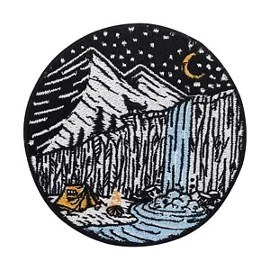 Lagerfeuer in den Bergen Patch zum Aufbügeln | Wasserfall, Fluss Patches, Zelten - Bild 1 von 5