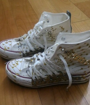 sneakers bianche e oro con  borchie e catena numero 36 - Immagine 1 di 4