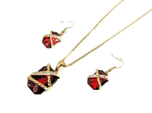 Sparkling Red Rectangle Crystal Pendant Necklace and Matching Earring Set - NEW - Picture 1 of 4